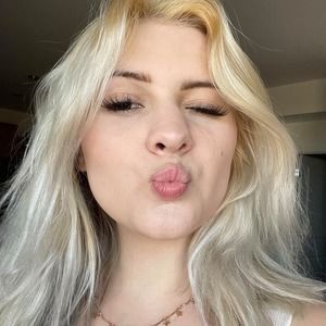 Meet your Posher, Mia